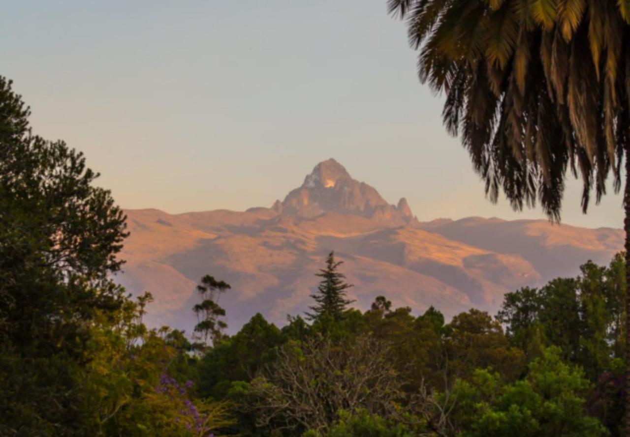 Fairmont Mount Kenya Safari Club Hotel Нанюки Екстериор снимка
